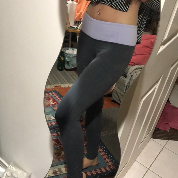 โ SOLD โ ๐ Lululemon ๐ Wunder under - Picture 2 of 3